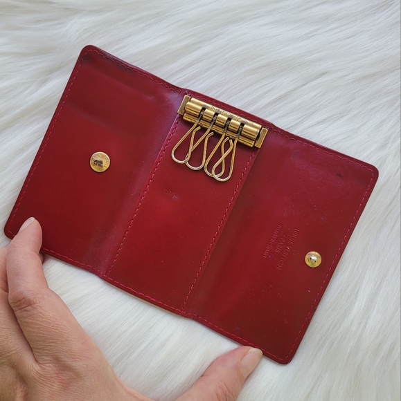 🔑 Louis Vuitton Vernis Red 4 Key Holder - Picture 8 of 16